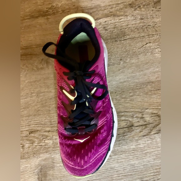 Women’s Size-6B/ Hoka One One- Gaviota 4/ Color-Fuchsia (Purple) - Picture 2 of 15